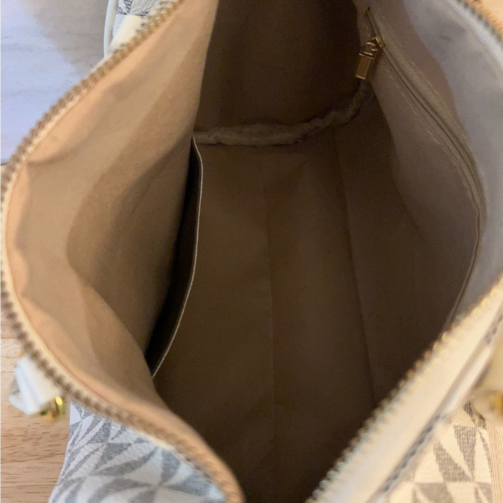 Elegant Patterned Designer Inspired Geometric Tri… - image 8